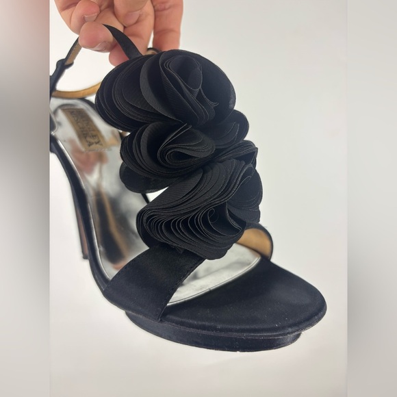 Badgley Mischka Platform Floral Cascade T-Trap Heeled Sandals Satin Black 8.5 - Picture 2 of 5